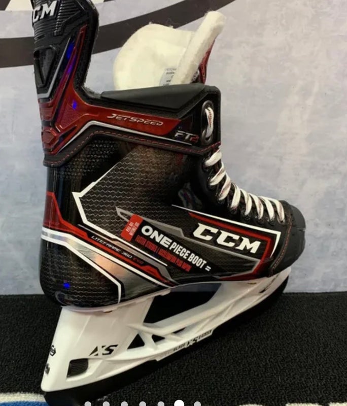 New CCM Extra Wide Width   Size 8.5 JetSpeed FT2 Hockey Skates