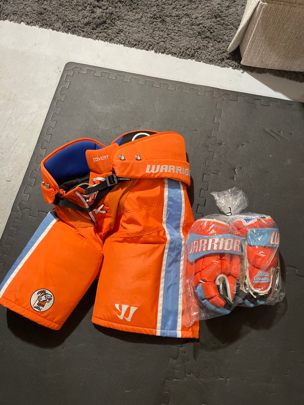 Little Caesers Glove And Pant Bundle