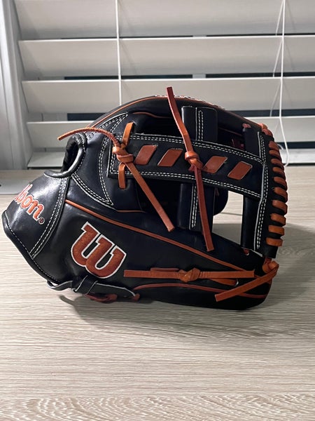 2022 Infield 11.5" A2000 1716 Baseball Glove