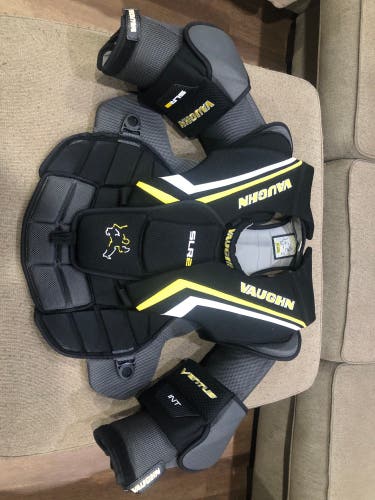 XL Vaughn Ventus SLR2 Goalie Chest Protector Int XL
