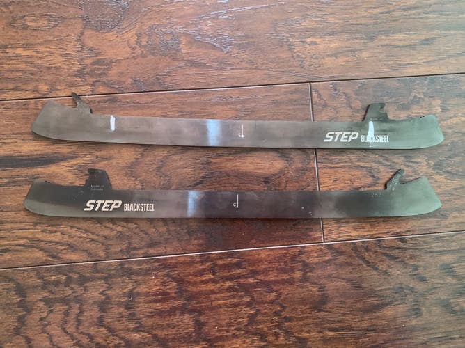 CCM XSG Goalie Step Steel Blacksteel Blades - Size 282