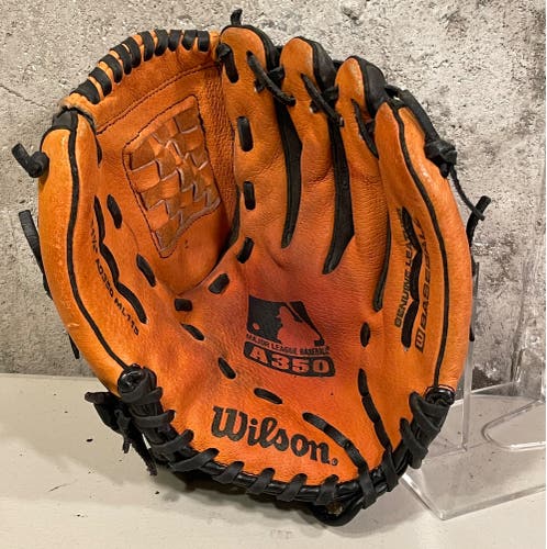 Wilson A350 11.5" RHT Baseball Glove