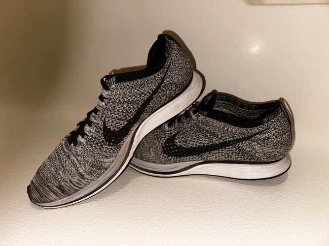 Nike Flyknit Racer 'Oreo' Running/Training Shoes - Size 12.5