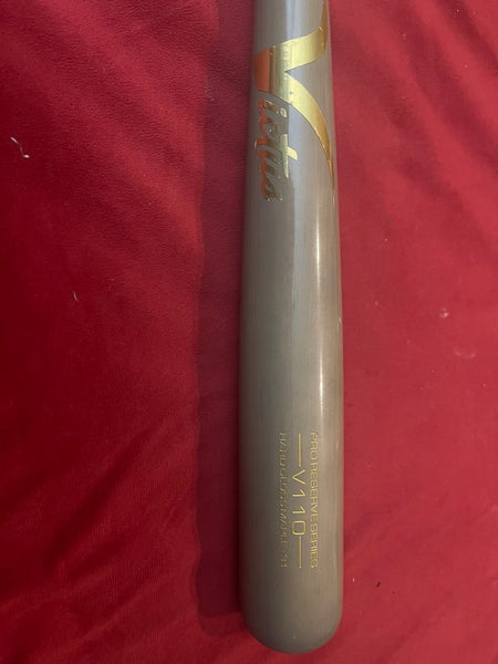 Victus Pro Reserve Series V110 Hard Gloss Maple Bat