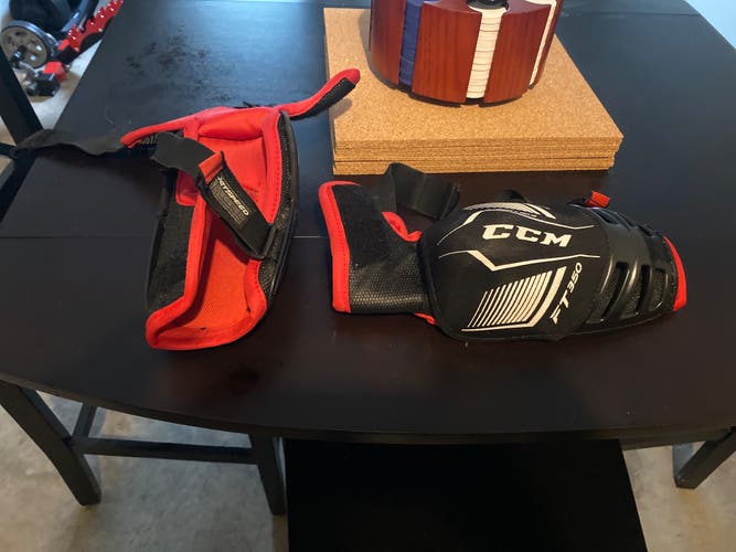 Used Medium CCM JetSpeed FT350 Elbow Pads