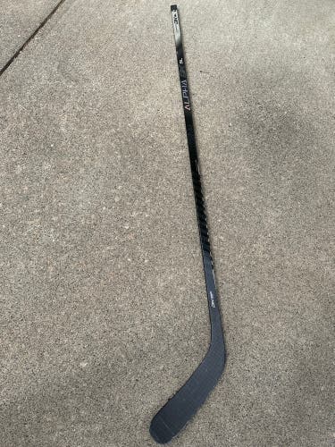 Senior Right Handed W88  Alpha DX Hockey Stick