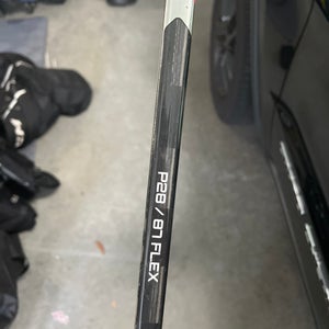 Senior Left Hand P28  Vapor Hyperlite Hockey Stick