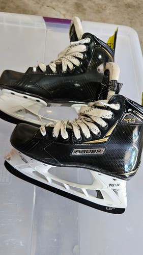 Junior Used Bauer Supreme Ignite Pro+ Hockey Skates Size 5.5