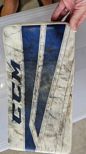 Used CCM Full Right Extreme Flex II 760