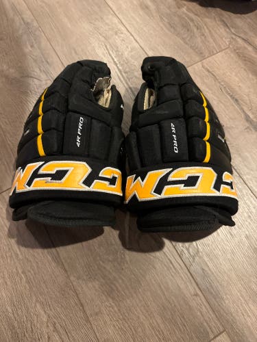 Used CCM 15"  HG 4R Pro Gloves