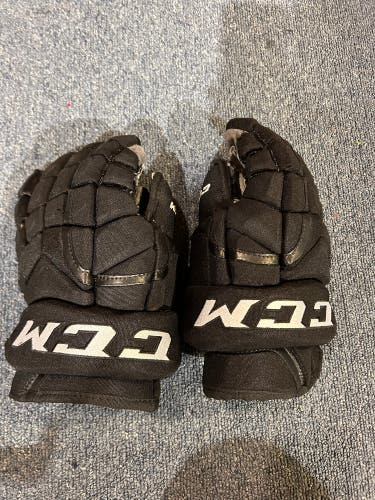 Used Charlotte Checkers CCM 13" Pro Stock HG12 Gloves #19