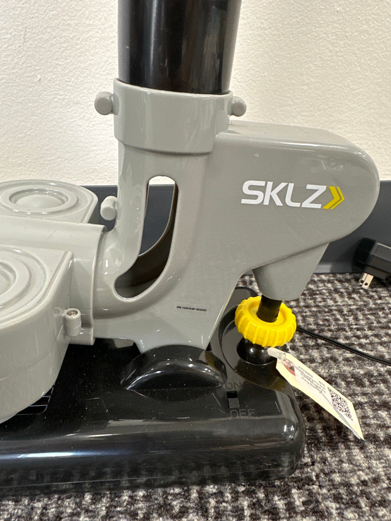 Dyson DC14 Animal Upright Vacuum Cleaner Bagless, Purple Great Pet Hair  Removal. I very good working condition. Vacuum has been thoroughly ￼cleaned  and has no issues., image size:1500x2000