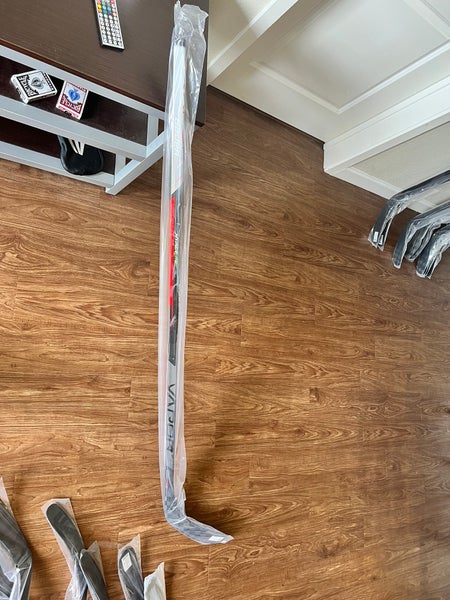 Senior Right Handed P92 Vapor Hyperlite Hockey Stick
