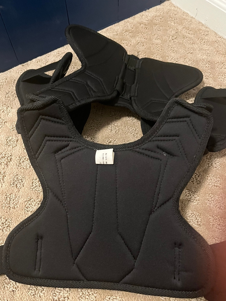 Used Small Warrior Burn Next Shoulder Pads