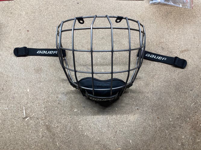 Oval Titanium Bauer Re-Akt cage