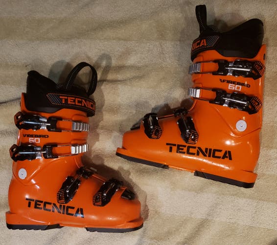 JR. 22/22.5 TECNICA FIREBIRD 60 Ski Boots (BOYS YOUTH 4-4.5) USED*NEW SOLES* WASHED & CLEAN 268mm