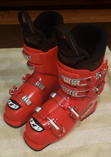 KIDS JR. NORDICA GP TJ4 Ski Boots 22/22.5 MONDO YOUTH SIZE 4 -4.5 *USED* WASHED & CLEAN 268mm