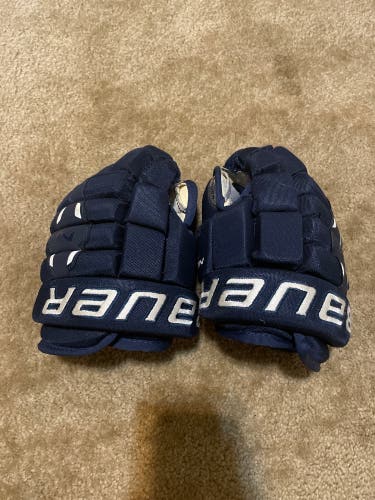 Used Bauer Nexus N2900 Hockey Gloves 10