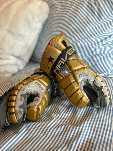 MAVERICK SHOWTIME 13’ M5 GLOVES