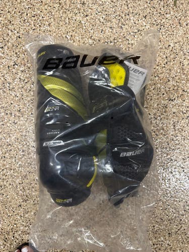 Brand New, sealed in bag with tags! Bauer S21 Supreme Ultrasonic hockey shinguard - Jr. 11”