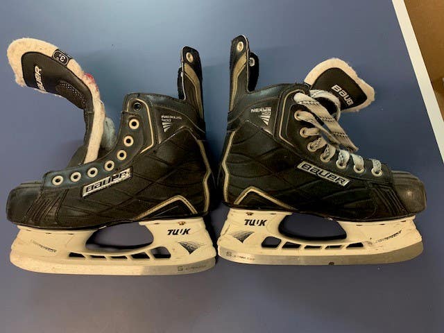 Youth Used Bauer Nexus 400 Hockey Skates Regular Width Size 3.5