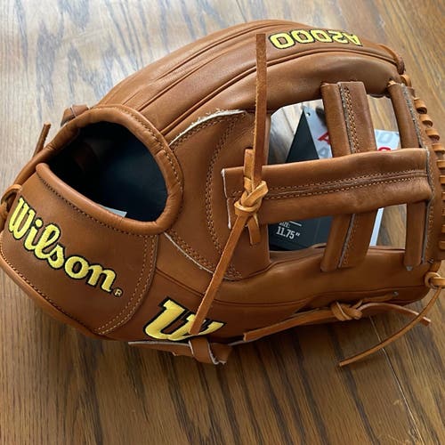 NWT Wilson A2000 EL3 11.75" Baseball Glove