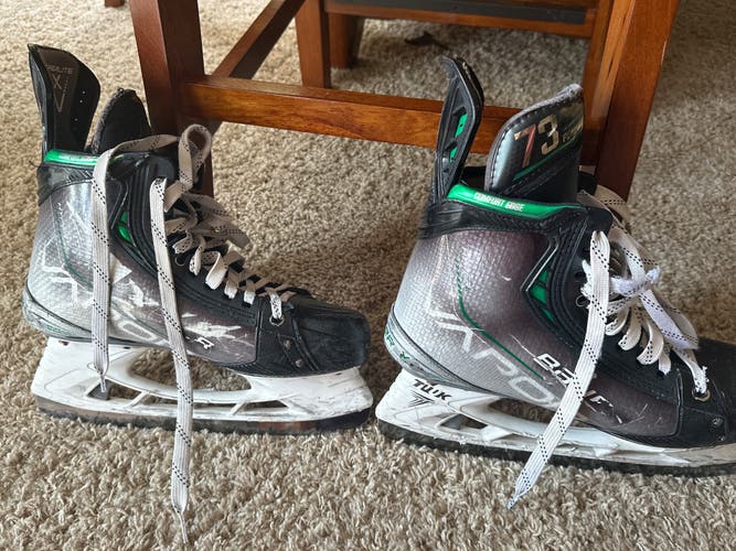 Used Bauer Regular Width   Size 9 Vapor Hyperlite Hockey Skates