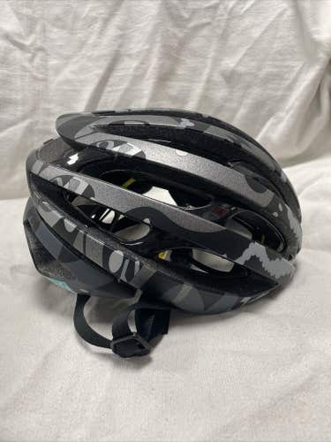 Brand New Kids Size M BELL SQUID STRATUS MIPS/M Bike Helmet. MSRP $129.99
