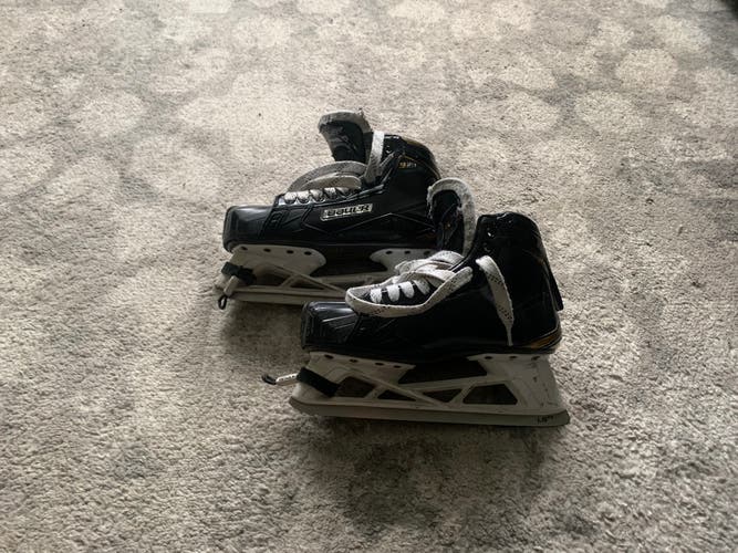 Senior Bauer Regular Width  Size 8.5 Supreme S29 Hockey Goalie Skates