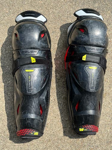Used 15” Bauer Vapor Hyperlite Shin Pads