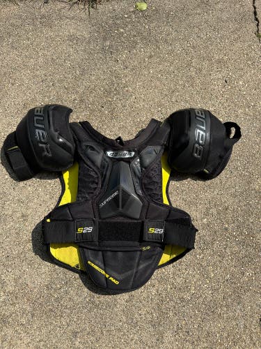 Used Small Bauer Supreme S29 Shoulder Pads