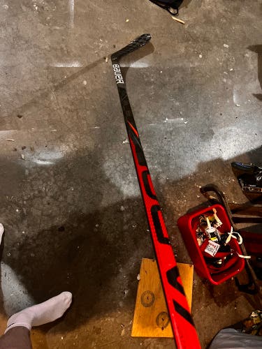 New Right Handed P92 Vapor FlyLite Hockey Stick