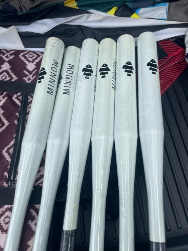 Baseball bats Minnow in aluminum size 30/28 new 6 pc