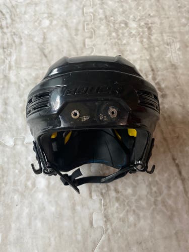 Used Large Bauer Re-Akt 200 Helmet