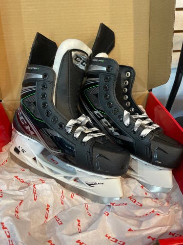 New CCM Regular Width  Size 9.5 RibCor 86K Hockey Skates