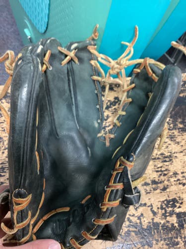 Used Left Hand Throw 11.75" A2000 Baseball Glove needs relacing