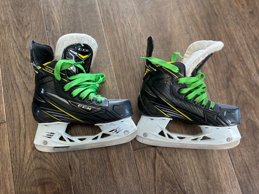 Used CCM Regular Width  Size 1 Tacks 4092 Hockey Skates