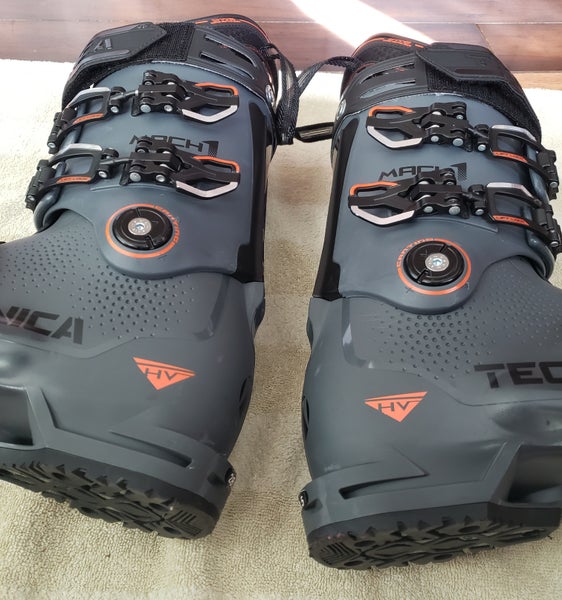 2022 TECNICA MACH 1 LV 110 Ski Boots MENS 10-10.5 (28/28.5 MONDO