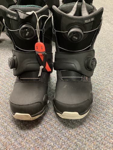 Burton women’s Felix step on snowboard boots
