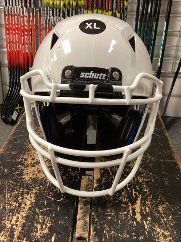 New Youth Extra Large Schutt Vengeance A11 Helmet