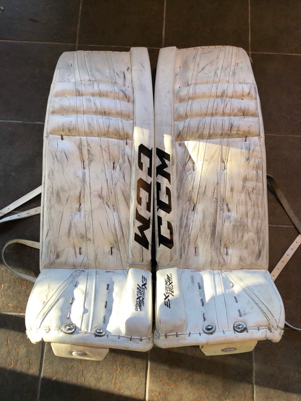 Used CCM Extreme Flex II 860 Hockey Goalie Leg Pads (35" + 1")