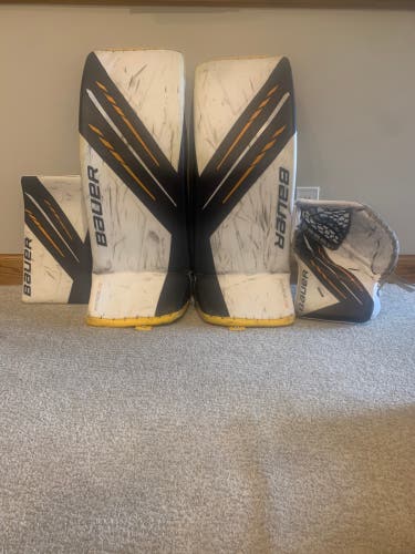 Senior USED Custom Bauer vapor Hyperlite goalie set
