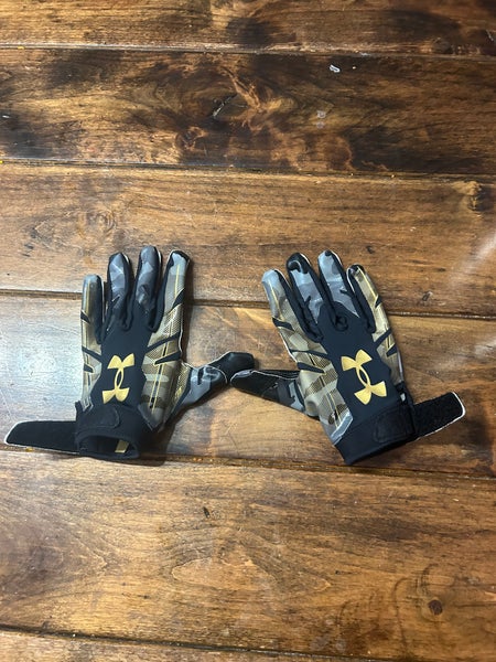 Adult Large Under Armour Gloves