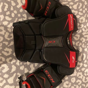 Used Large/Extra Large CCM  Extreme Flex Shield E1.9 Goalie Chest Protector