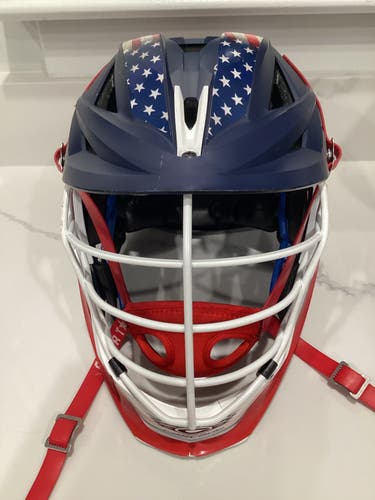 EUC  USA lacrosse Cascade XRS Helmet