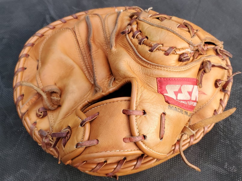 Used SSK Right Hand Throw Catcher's Baseball Glove 32" SidelineSwap