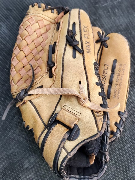 Used Mizuno Right Hand Throw Infield Prospect Baseball Glove 11.5"