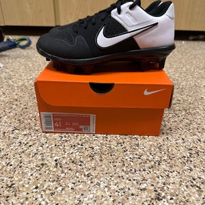 Brand new in box! Nike youth alpha huarache varsity low molded baseball cleat - size 4.5