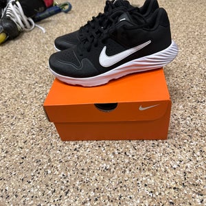 Brand New!! Nike Youth Alpha Huarache Elite 3 Turf cleat, size 4Y