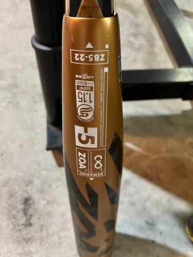 Used DeMarini (-5) 27 oz 32" Zoa Bat